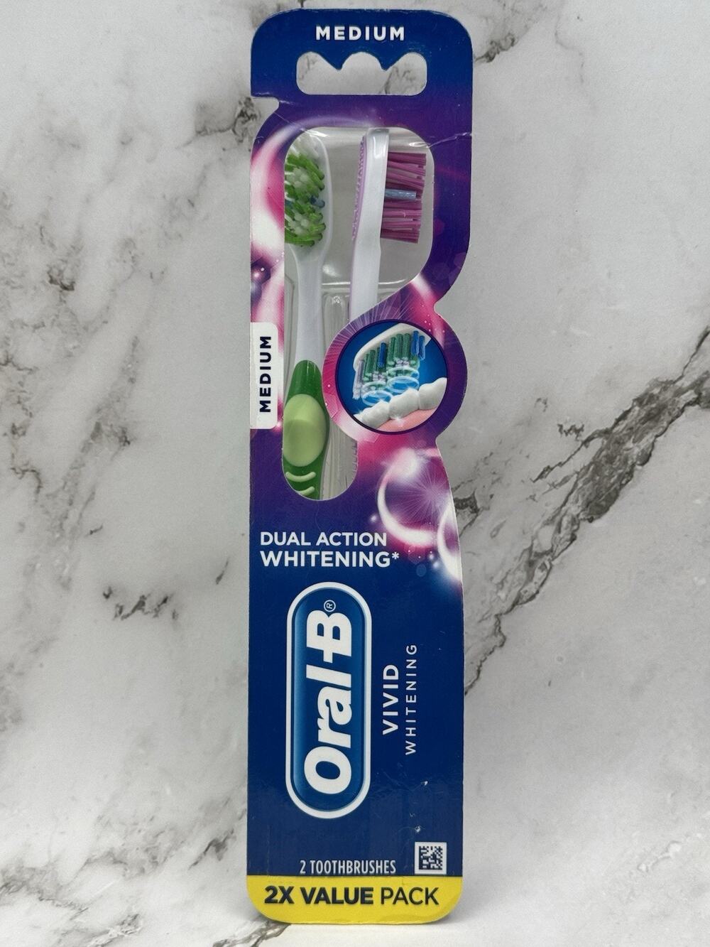 2 x Oral B Dual Action Vivid Whitening Toothbrush White Blue Green ~ MEDIUM ~